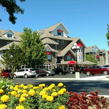 Cherry Tree Inn & Suites Traverse Stadt Exterior foto