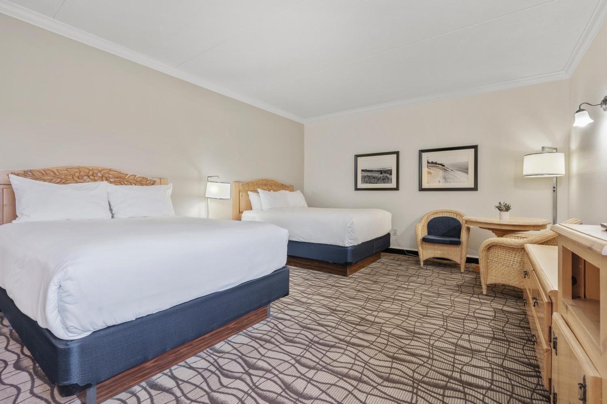 Cherry Tree Inn & Suites Traverse Stadt Exterior foto